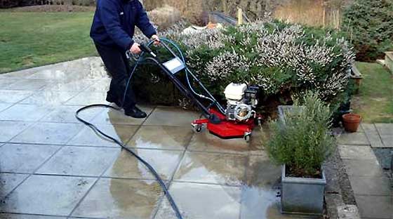 pressure cleaning pavers